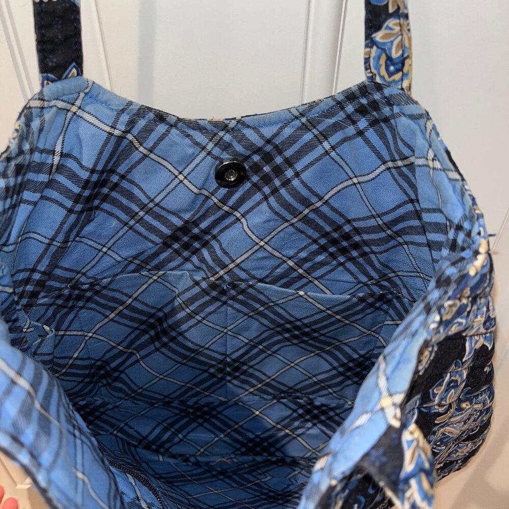 Curvy Tote in Windsor Navy by Vera Bradley - Picture 9 of 12